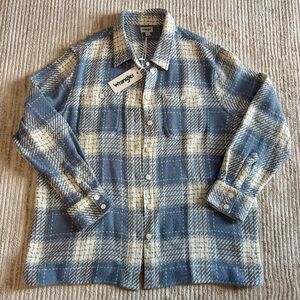 NWT Wrangler Light Blue and White Knit Checkered Button Down Shacket Size Large